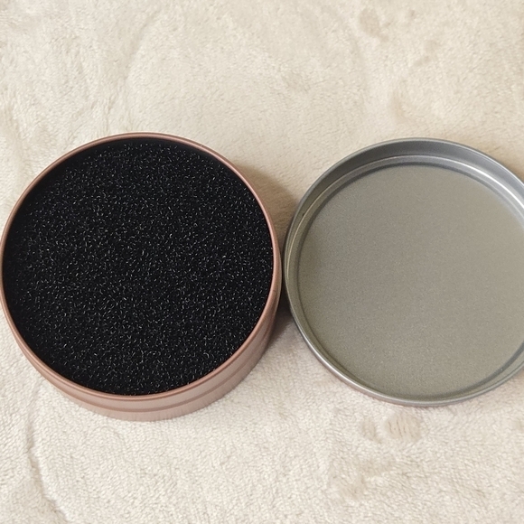 Zoe Ayla Bye B*tch Makeup Brush Cleaner + 2 Reusable Cotton Pads. - Picture 8 of 9